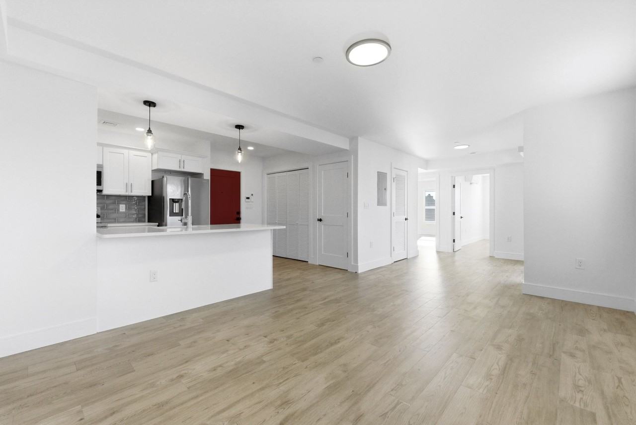 255 Maverick St #403 - Photo 5 of 22