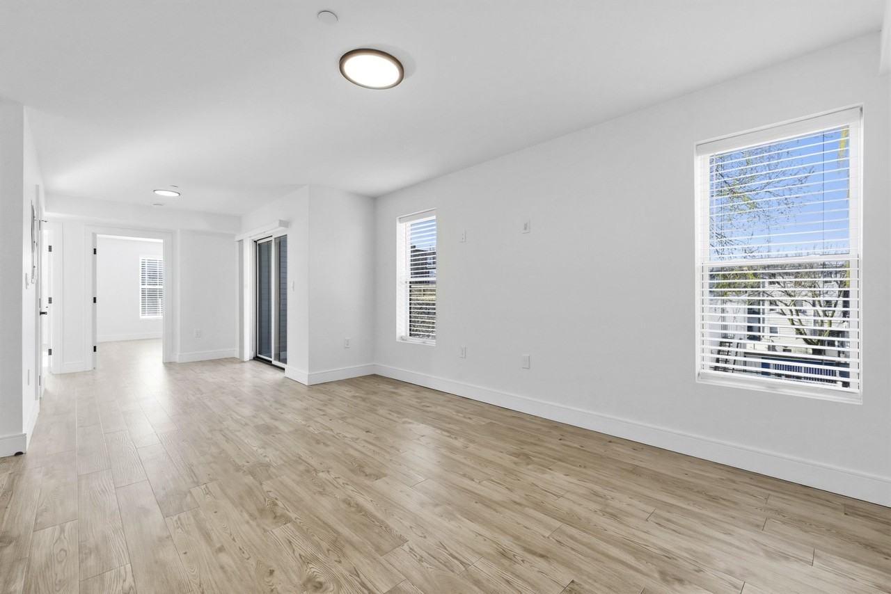255 Maverick St #403 - Photo 6 of 22