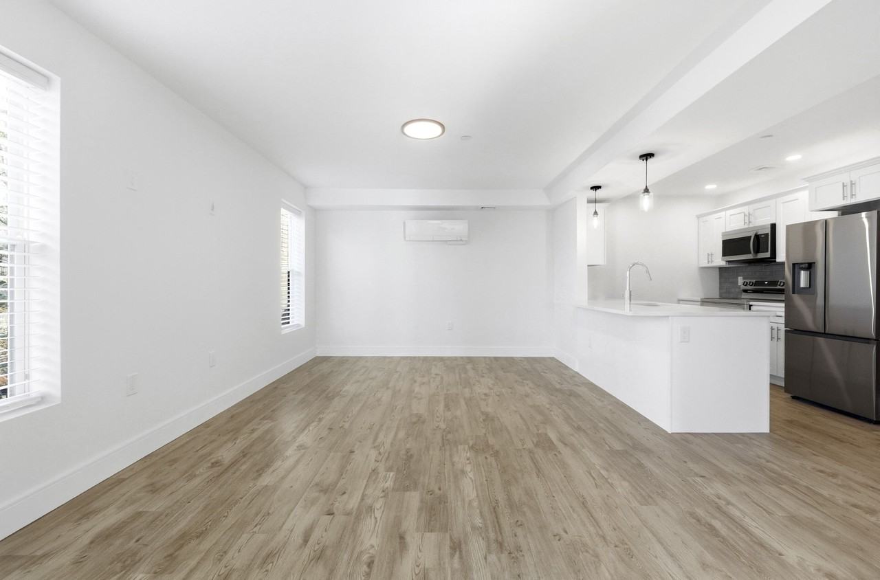 255 Maverick St #403 - Photo 7 of 22