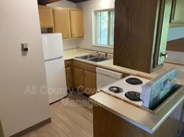 featured image of 1000 E Garfield St #11
