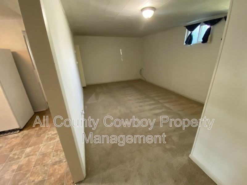 1116 1/2 E Harney St - Photo 3 of 15