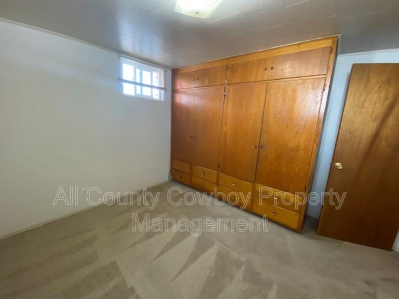 1116 1/2 E Harney St - Photo 6 of 15