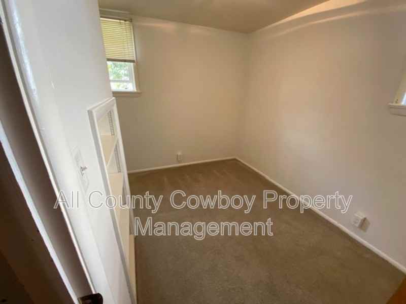 1116 1/2 E Harney St - Photo 7 of 15