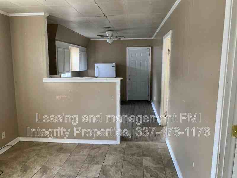 129 Ambroise St - Photo 3 of 7