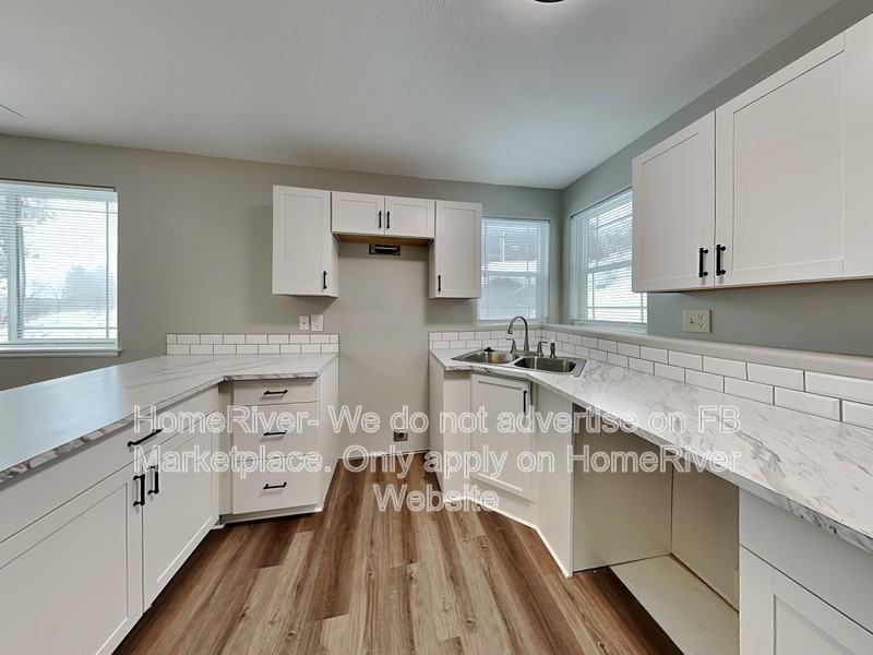 738 S Scott St - Photo 6 of 26