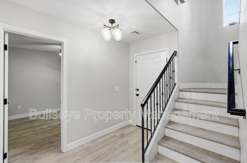 1380 S Sabino Dr - Photo 5 of 35