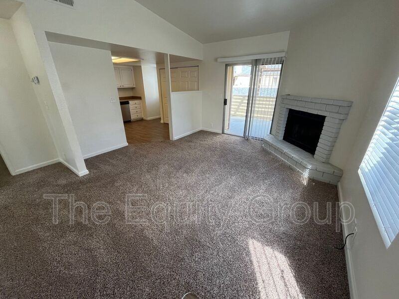 4028 W Meadow Ave - Photo 3 of 17