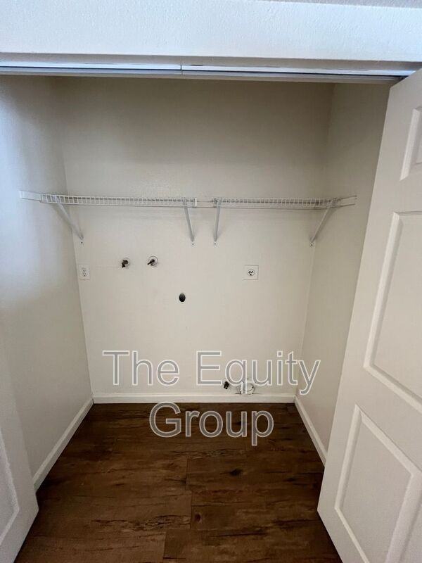 4028 W Meadow Ave - Photo 7 of 17