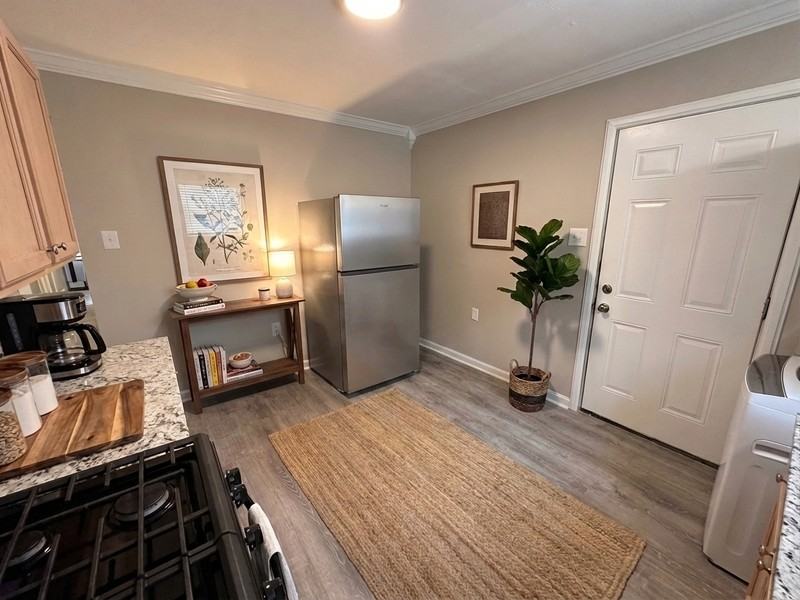 1537 Boxwood St - Photo 3 of 29