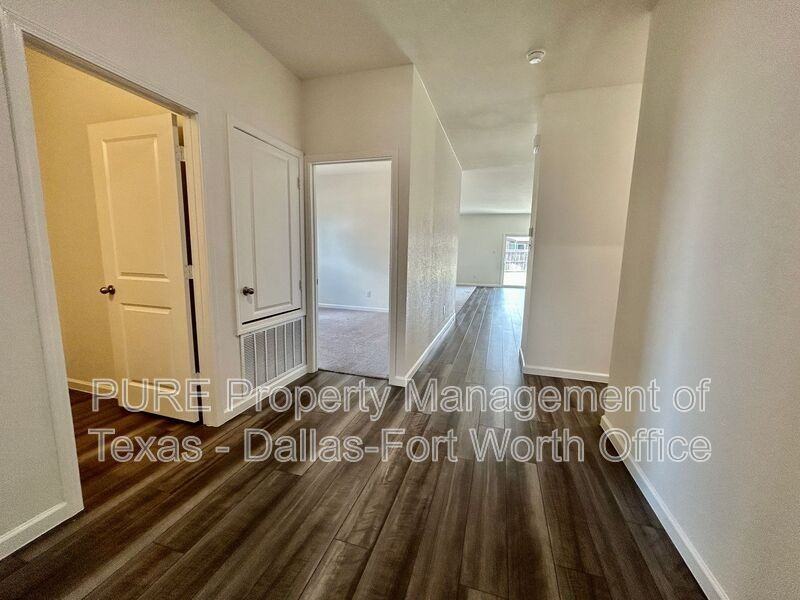 405 Frio River Rd - Photo 3 of 36