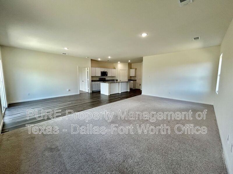 405 Frio River Rd - Photo 6 of 36