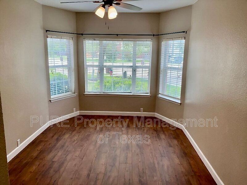 2804 Beach Plum Cv - Photo 4 of 30