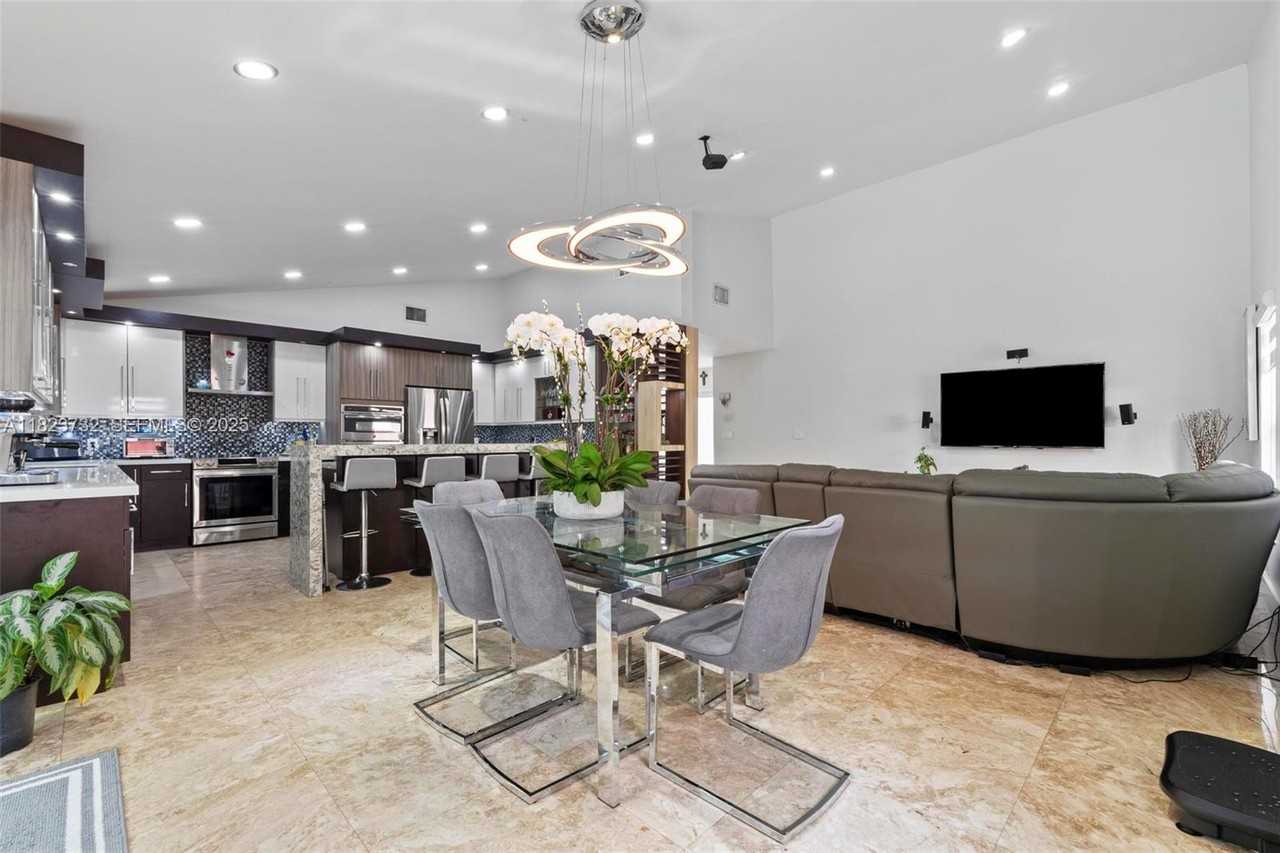 13425 Southwest 91st Terrace #0 - Photo 3 of 45