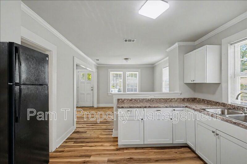 628 W 48th St - Photo 5 of 19