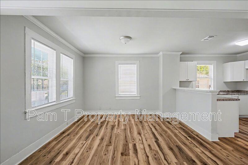 628 W 48th St - Photo 7 of 19