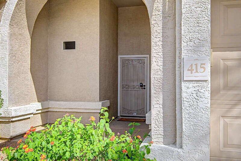 415 S Ironwood St - Photo 3 of 44