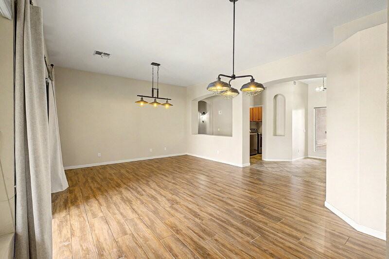 415 S Ironwood St - Photo 7 of 44