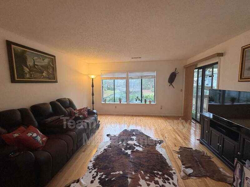 1161 Shadow Lake Cir #E - Photo 5 of 18