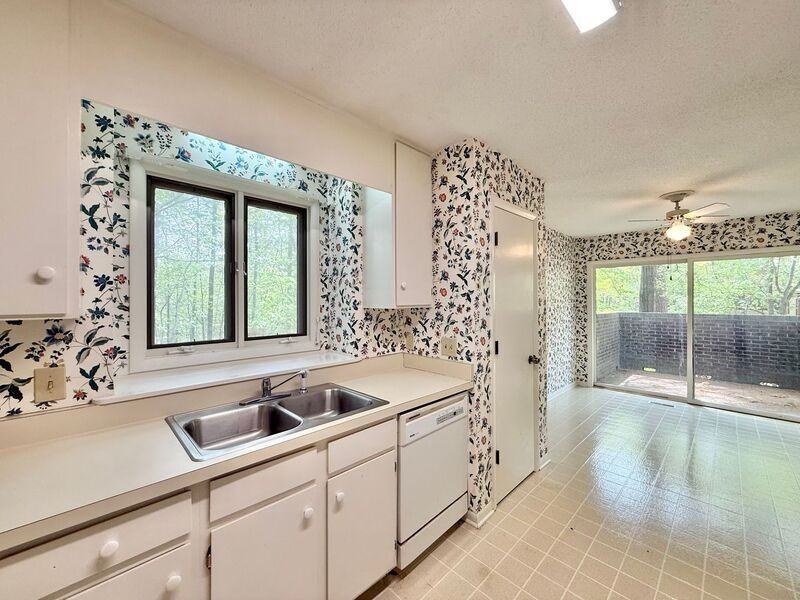 11 Pinnacle Rd - Photo 7 of 21