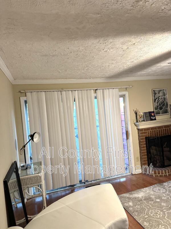 910 Glynn Oaks Dr #2 - Photo 3 of 12