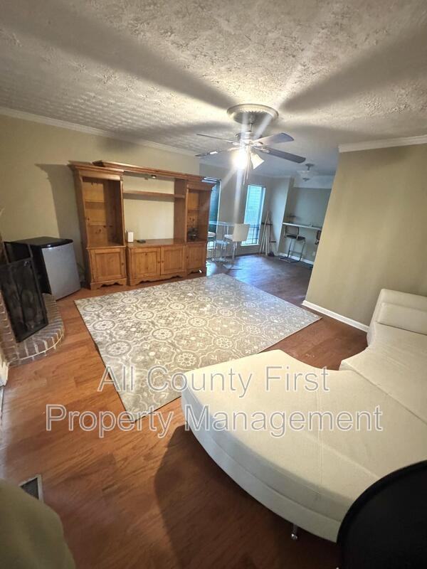 910 Glynn Oaks Dr #2 - Photo 4 of 12