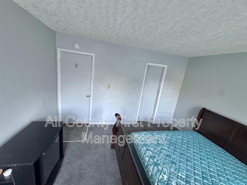 910 Glynn Oaks Dr #2 - Photo 6 of 12