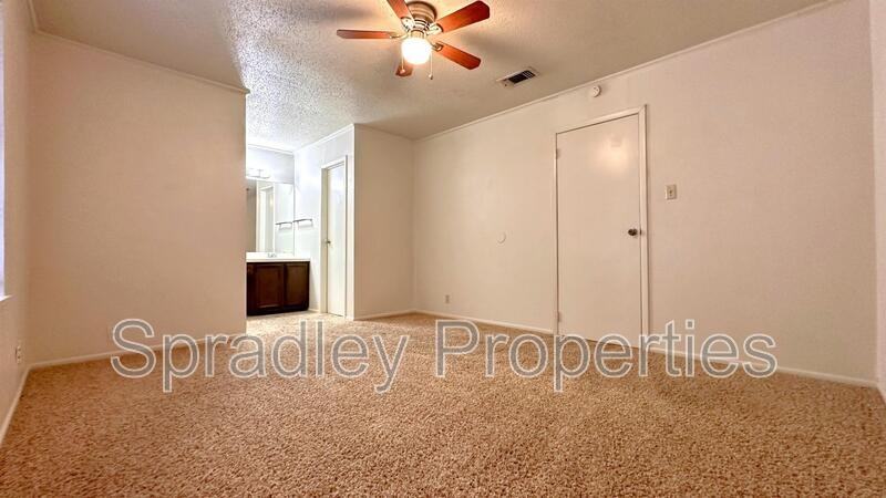 505B Phoenix Dr - Photo 3 of 10