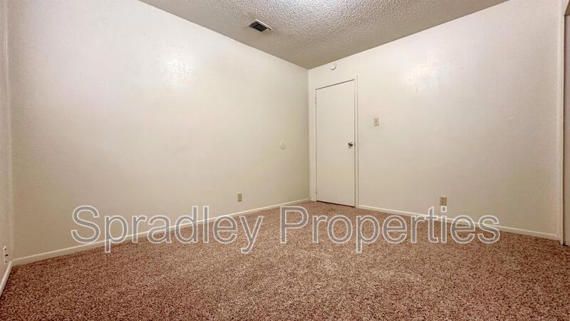 505B Phoenix Dr - Photo 6 of 10