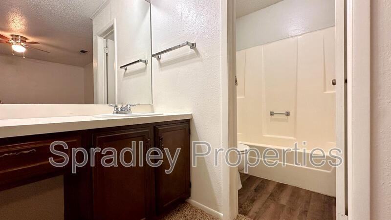 505B Phoenix Dr - Photo 7 of 10