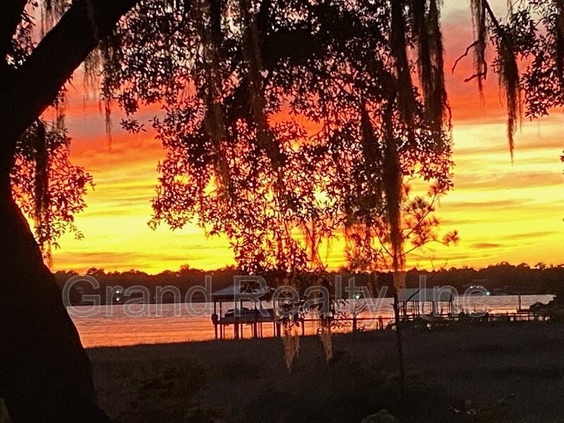 7401 Bernadette Dr - Photo 2 of 26