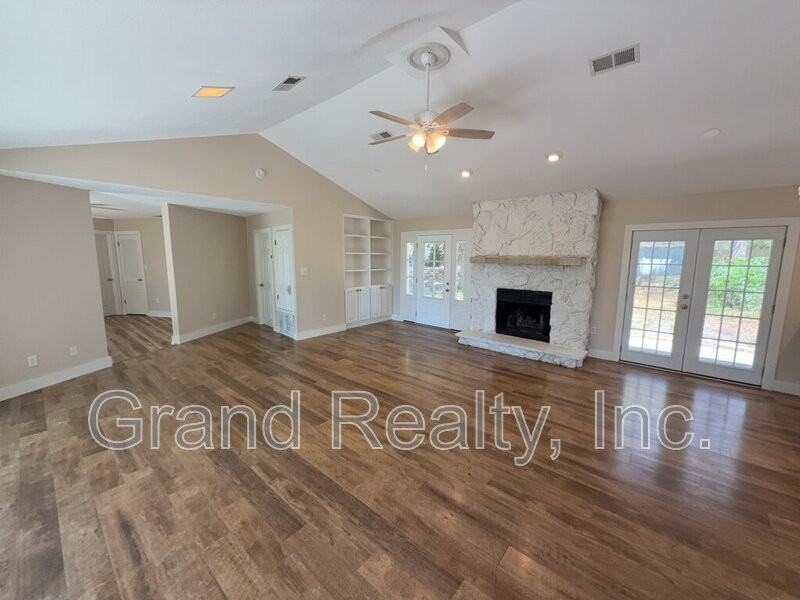 7401 Bernadette Dr - Photo 5 of 26