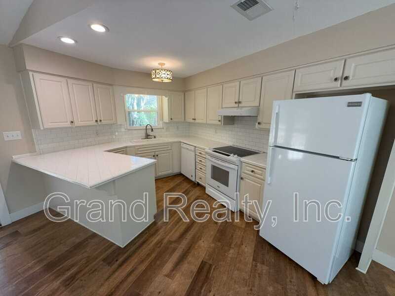 7401 Bernadette Dr - Photo 6 of 26