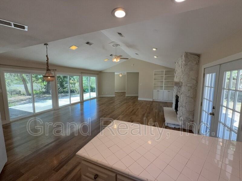 7401 Bernadette Dr - Photo 7 of 26