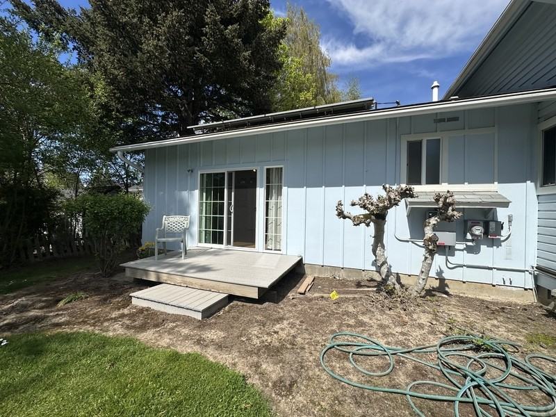 795 E College St - Photo 2 of 12