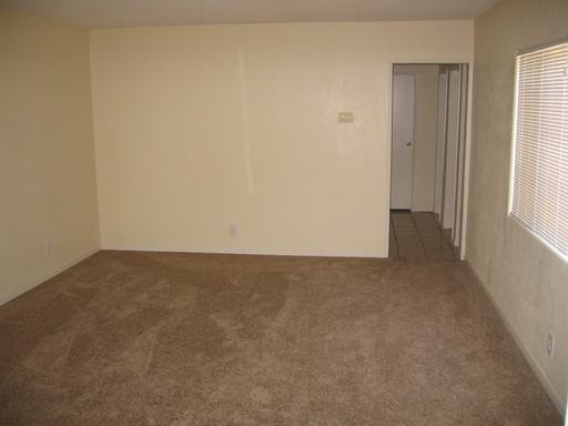 3058 N Pico Ave - Photo 2 of 9