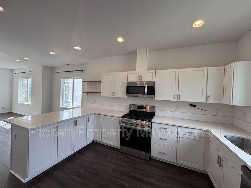 814 Nw Highgarden Dr - Photo 5 of 21