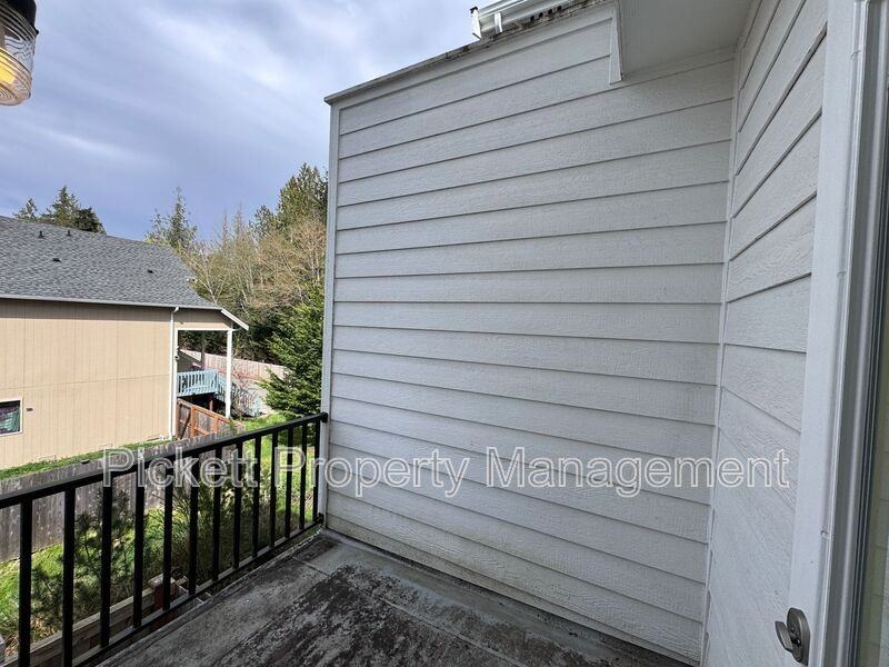 814 Nw Highgarden Dr - Photo 6 of 21