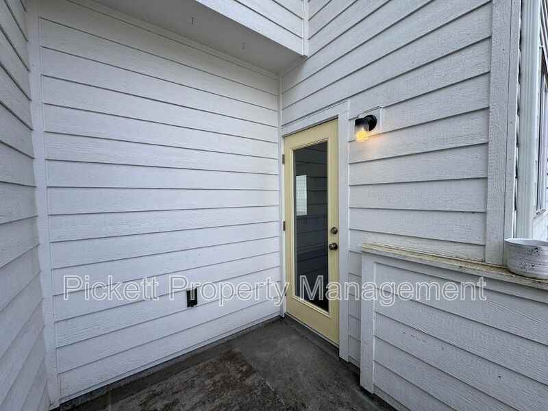 814 Nw Highgarden Dr - Photo 7 of 21