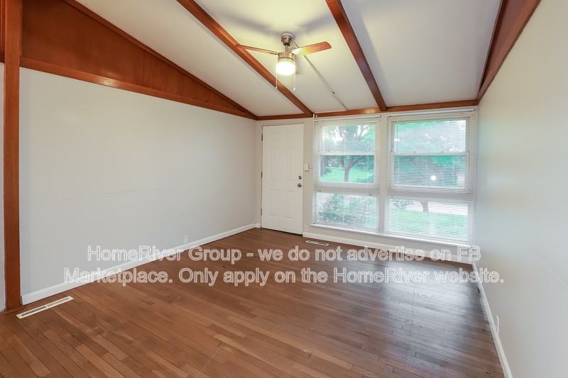 5602 N Woodland Ave - Photo 6 of 20
