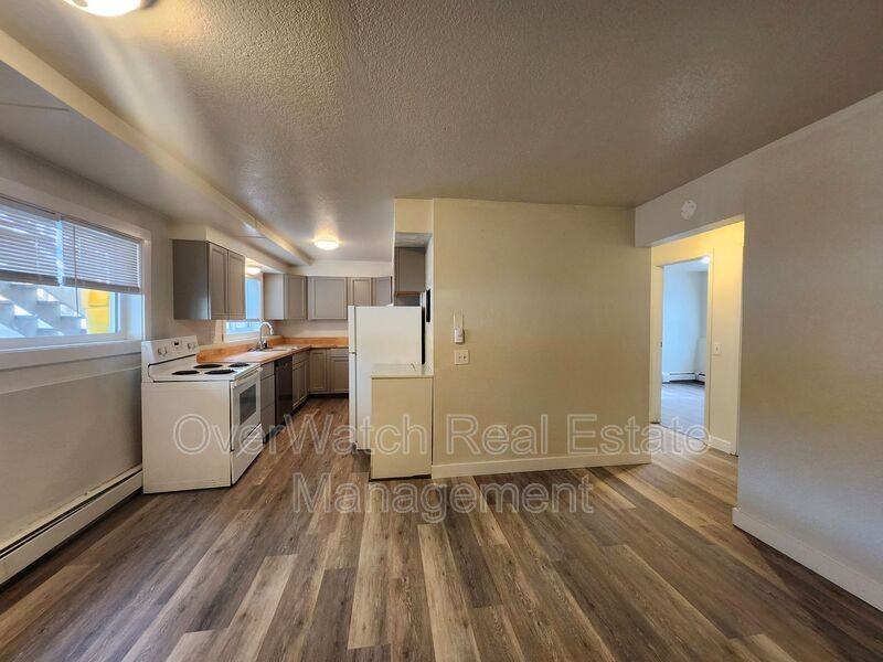 1515 Nelchina St #6 - Photo 2 of 9