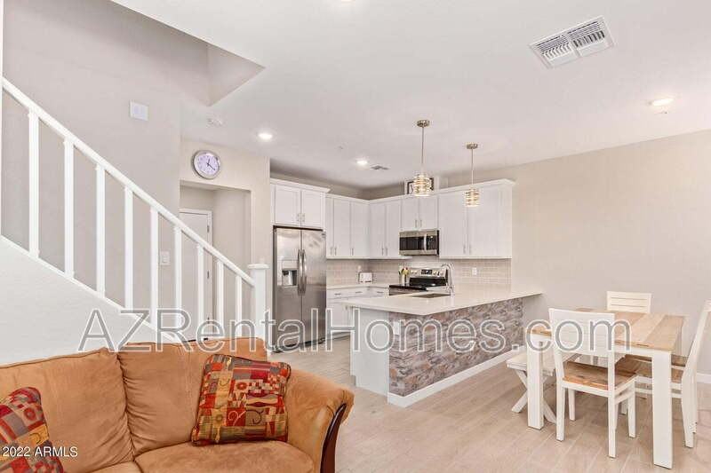155 N Lakeview Blvd #136