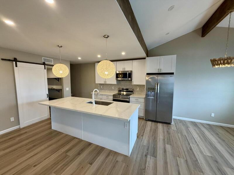 2029 W Adams St - Photo 3 of 19