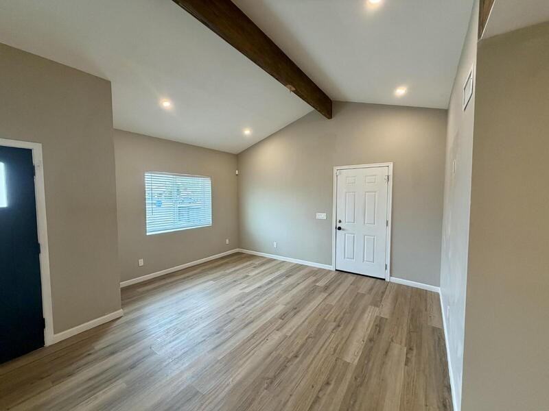 2029 W Adams St - Photo 5 of 19