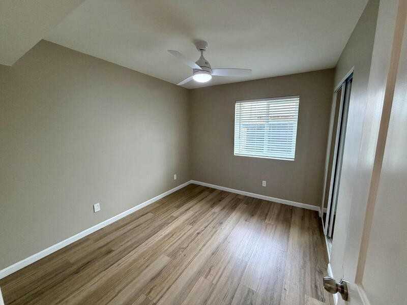 2029 W Adams St - Photo 6 of 19