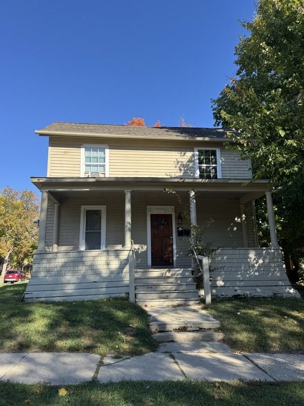 716 Pearl St #1 - Photo 4 of 35