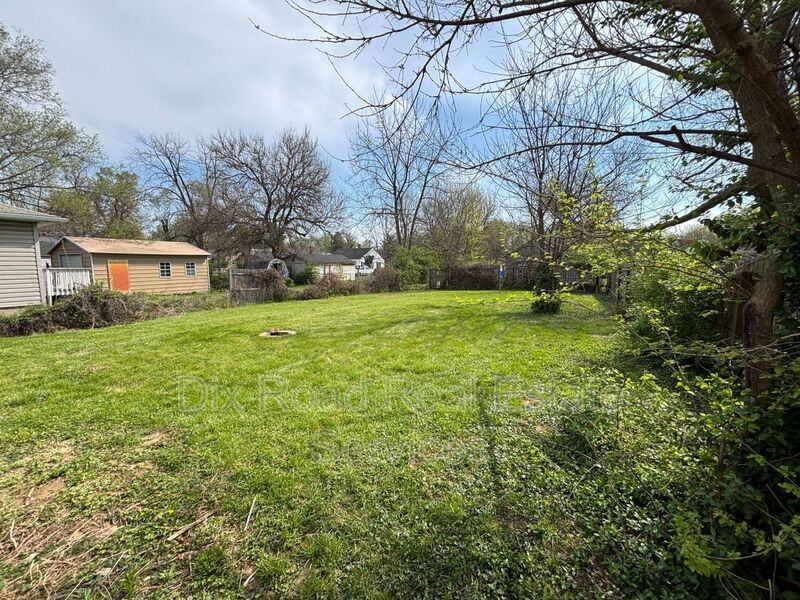 1925 Highland St - Photo 3 of 27