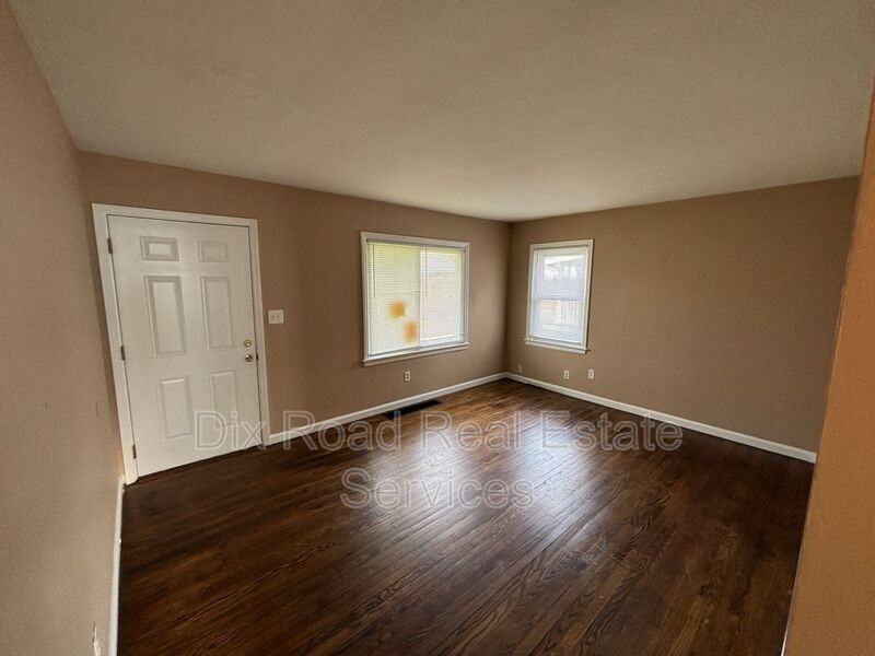 1925 Highland St - Photo 7 of 27