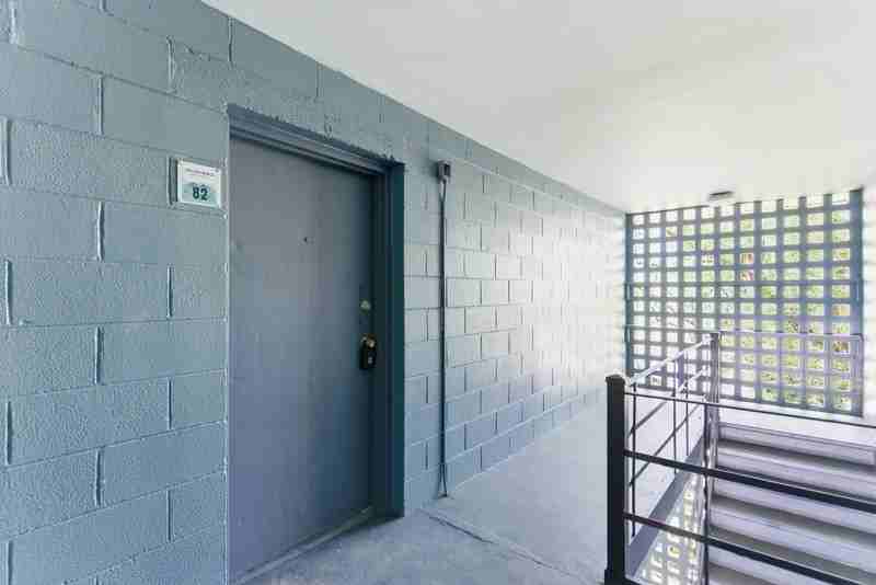 2621 Wimpole Ave - Photo 2 of 10