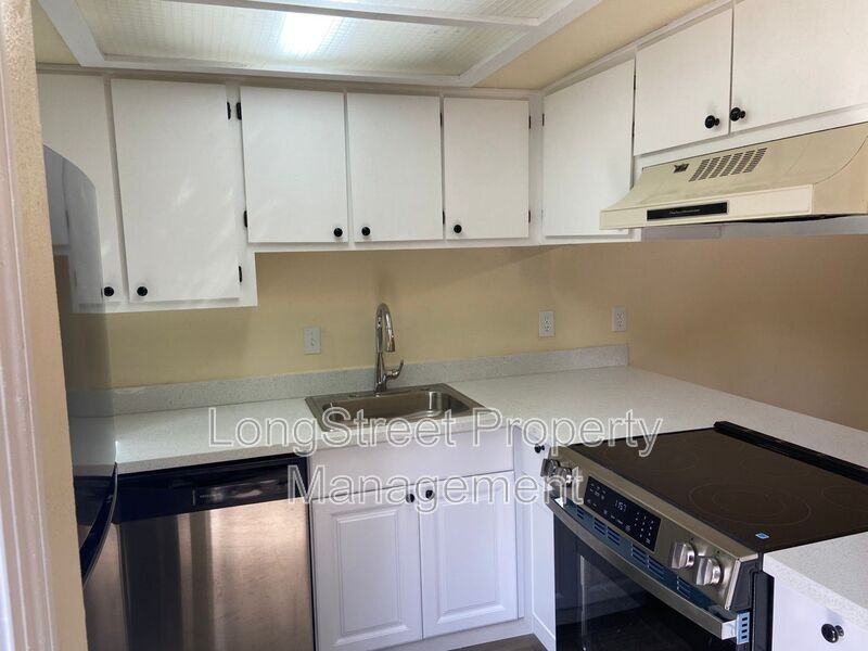 5910 Sw Karla Ct - Photo 5 of 17