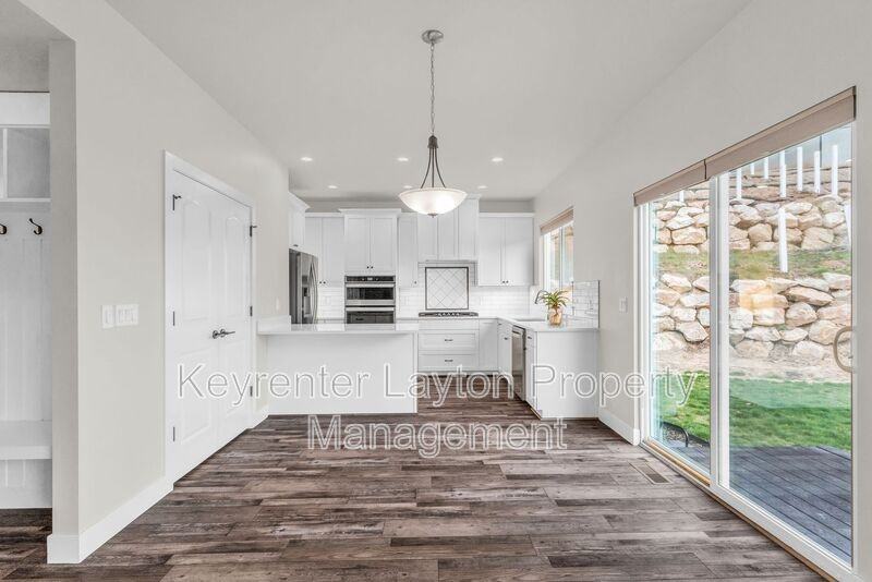 1432 E Daylily Ct - Photo 6 of 34